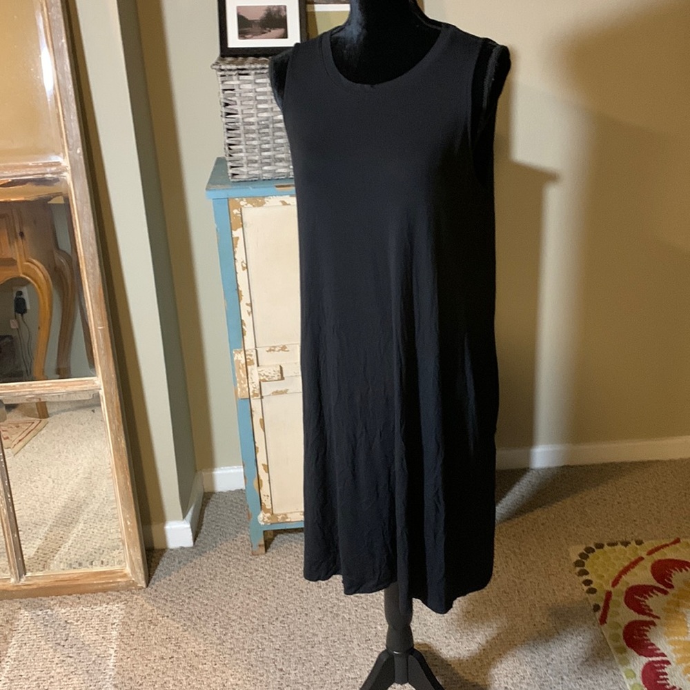 Time and Tru Black Sleeveless Pocketed Dress. Size L
